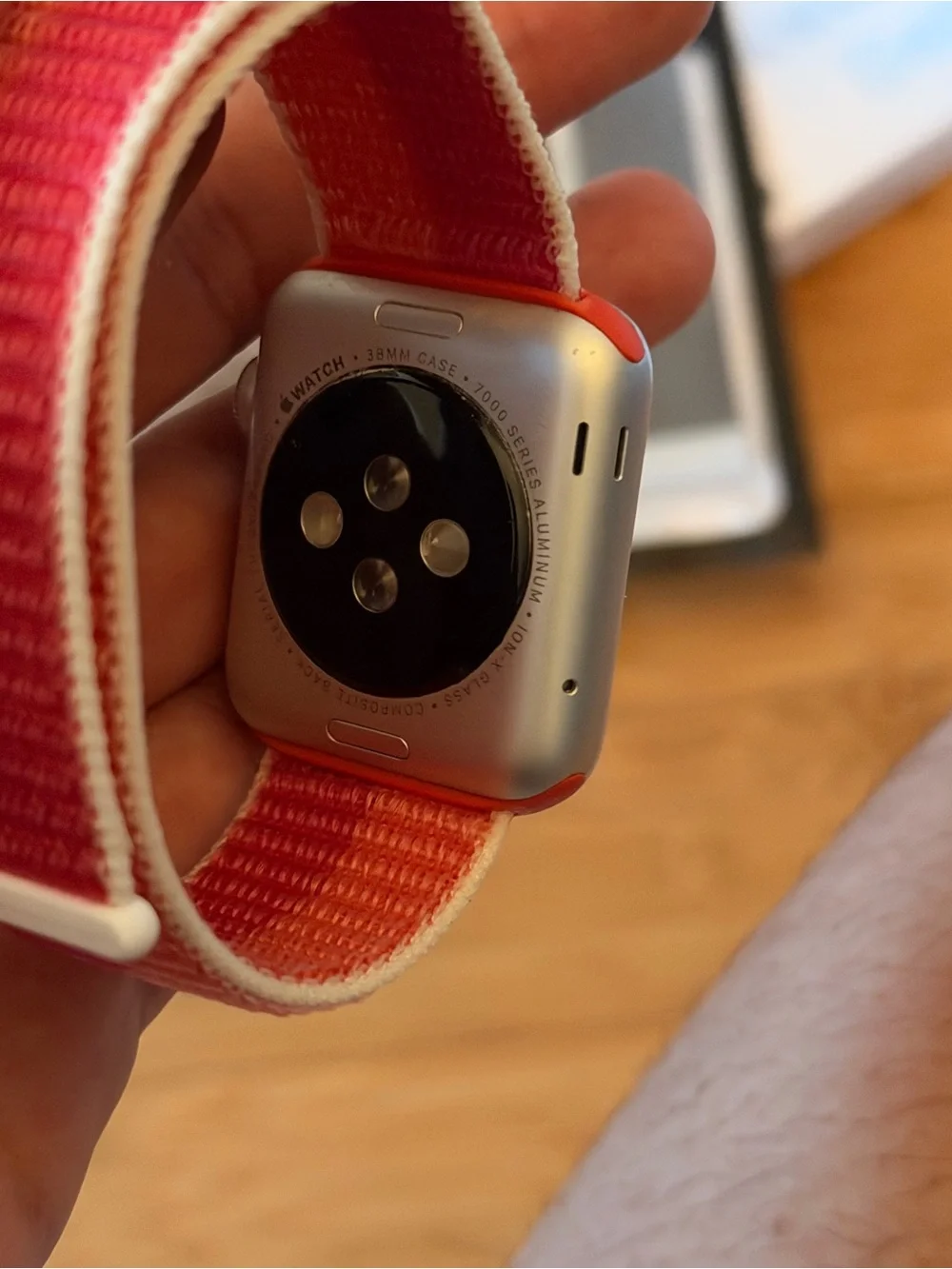 Apple Watch, 38mm, Silver Case, extra band, Charger Included, 7000 series, teste